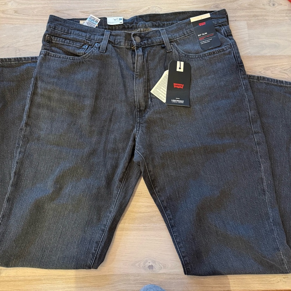 Levi's Men's Dark Gray Relaxed Jeans